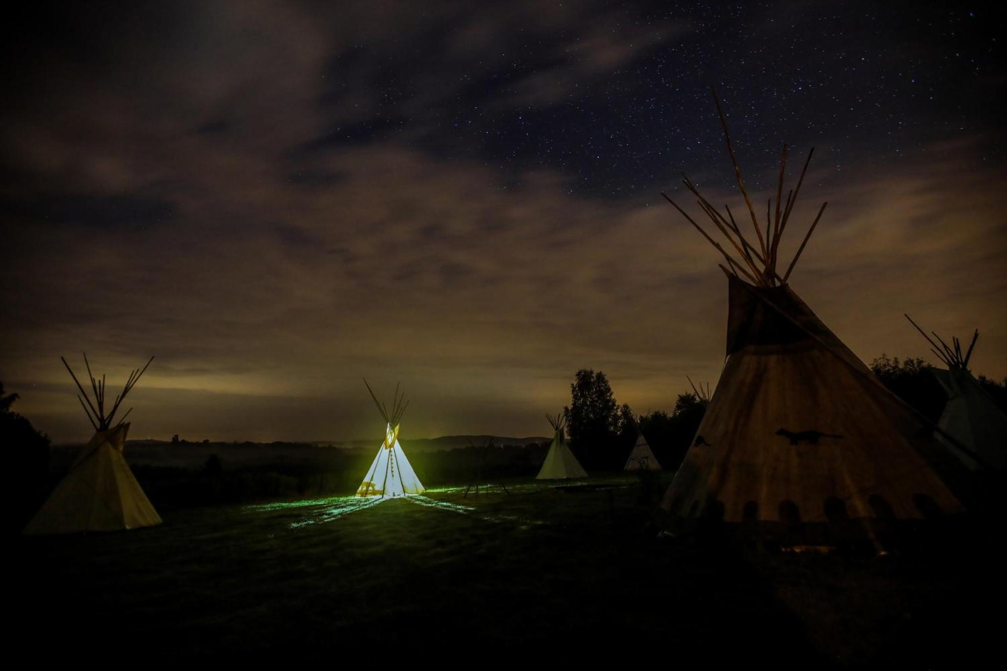 Готель Fort Wapiti Zalasowa Екстер'єр фото