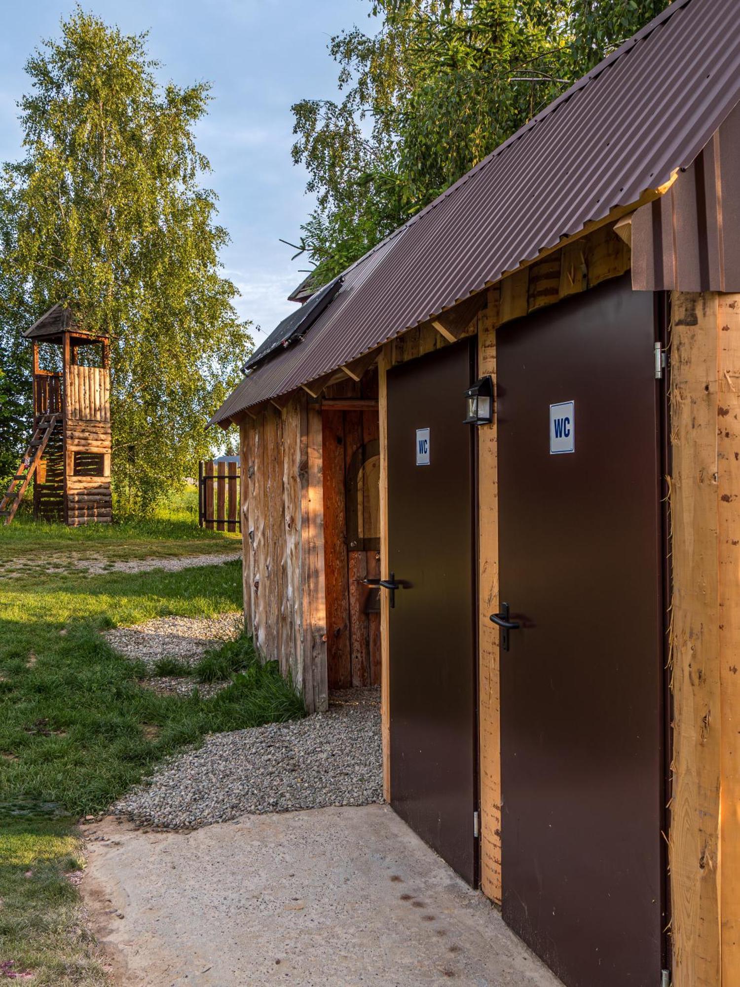 Готель Fort Wapiti Zalasowa Екстер'єр фото